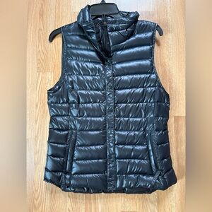 GAP black puffer vest Jacket small